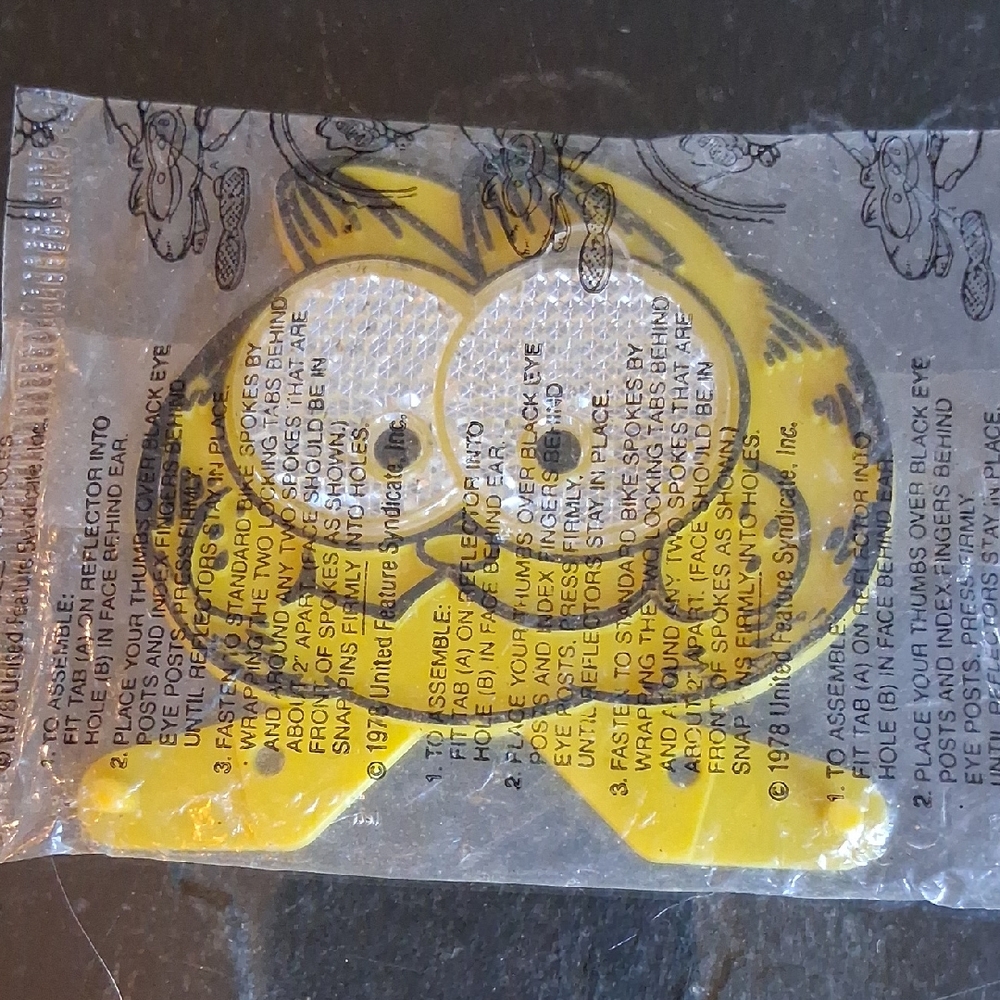 VINTAGE 1978 GARFIELD BIKE REFLECTOR